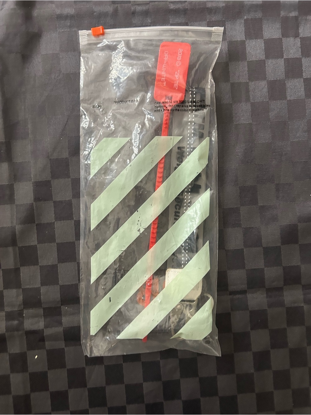 Off-white keychain